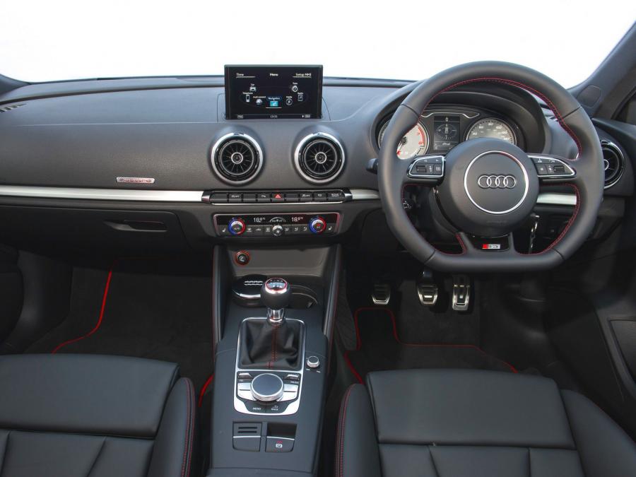 Торпедо Audi S3 (8V) 2013 года  (UK) (фото 4 из 21)